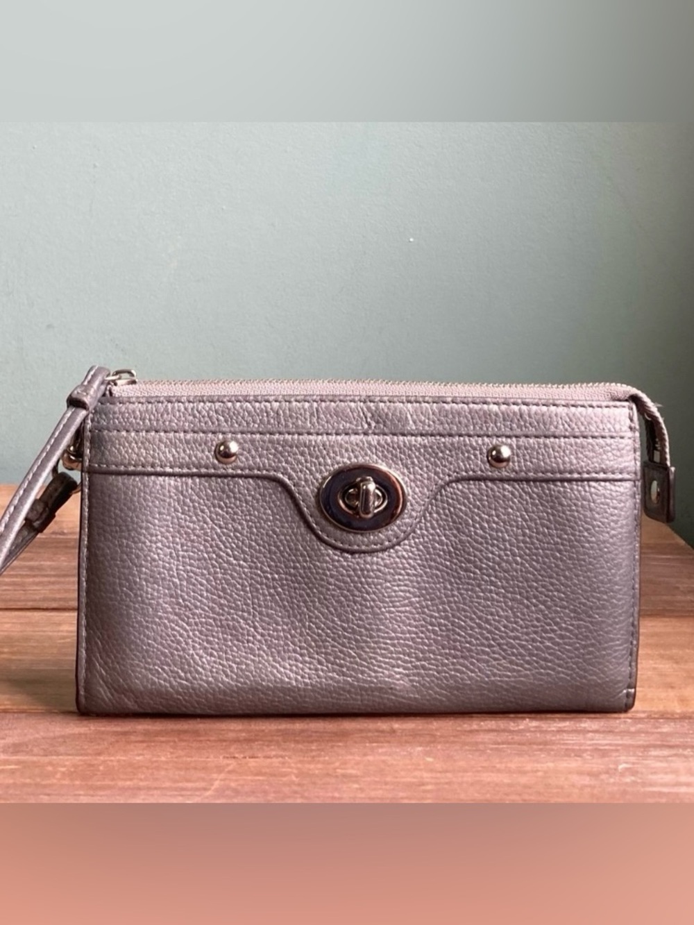 Vintage Coach Penelope Leather Turnlock Wristlet Bag